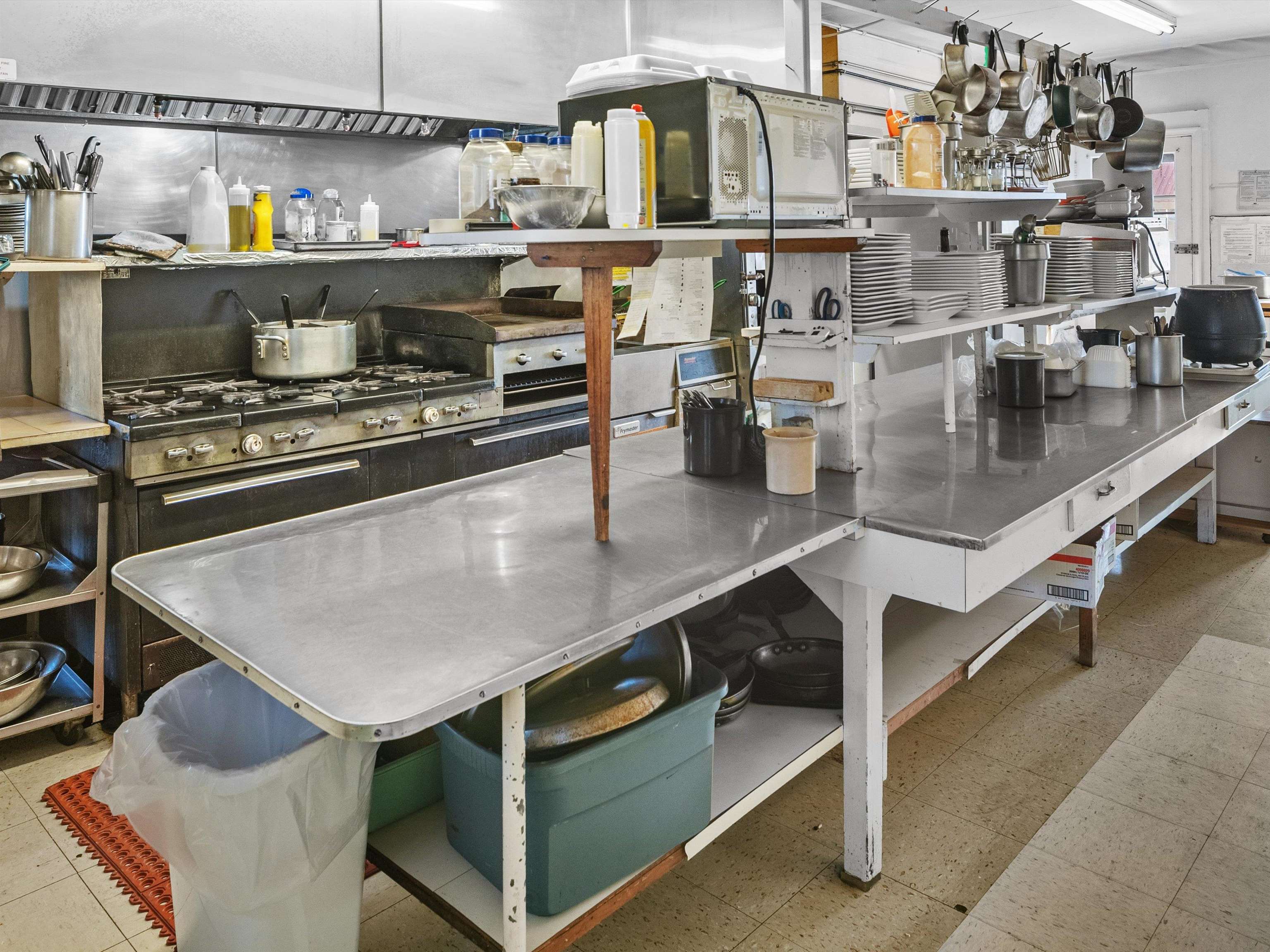 Very large commercial kitchen