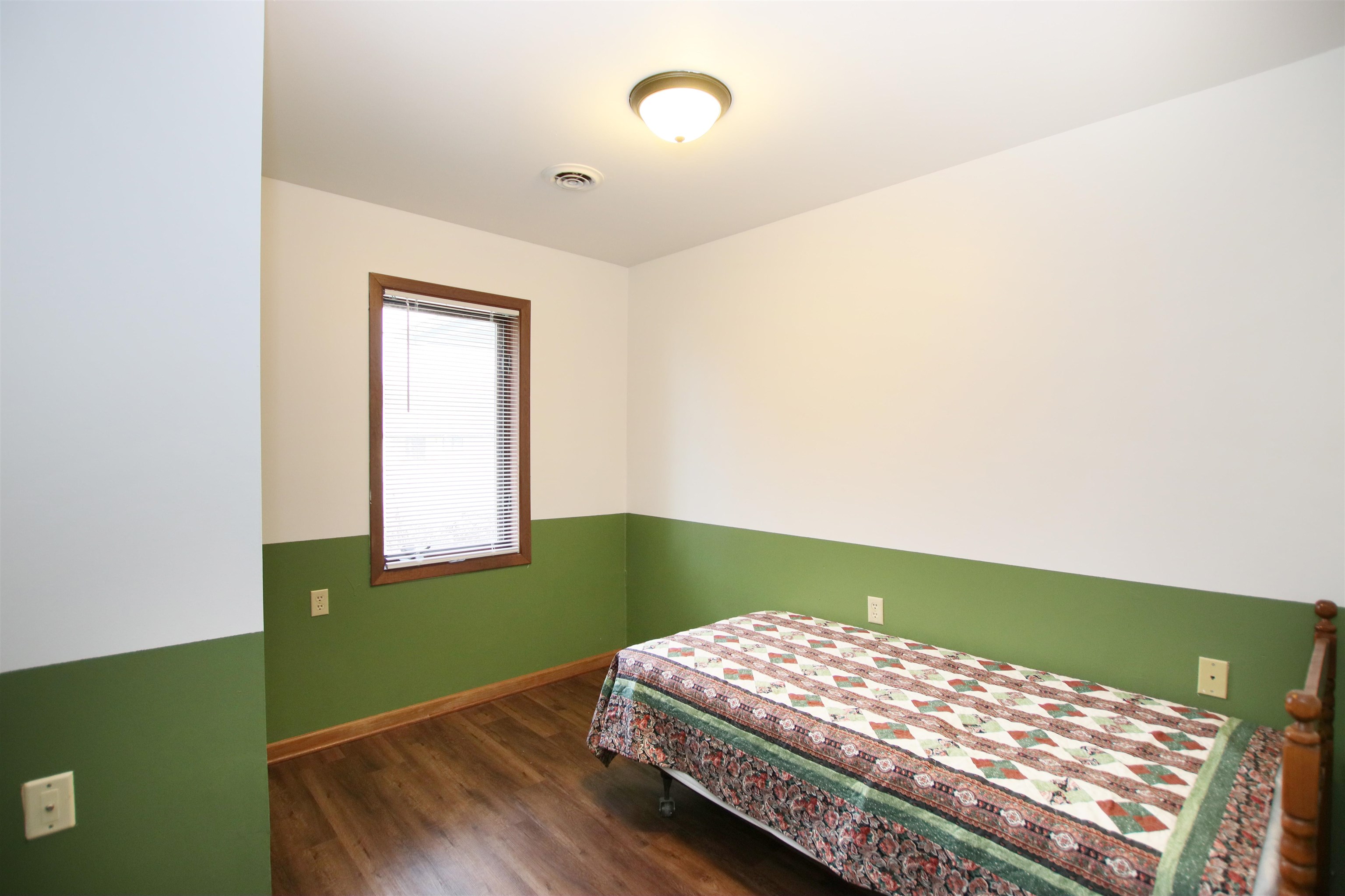 498 Building Bedroom Example 6