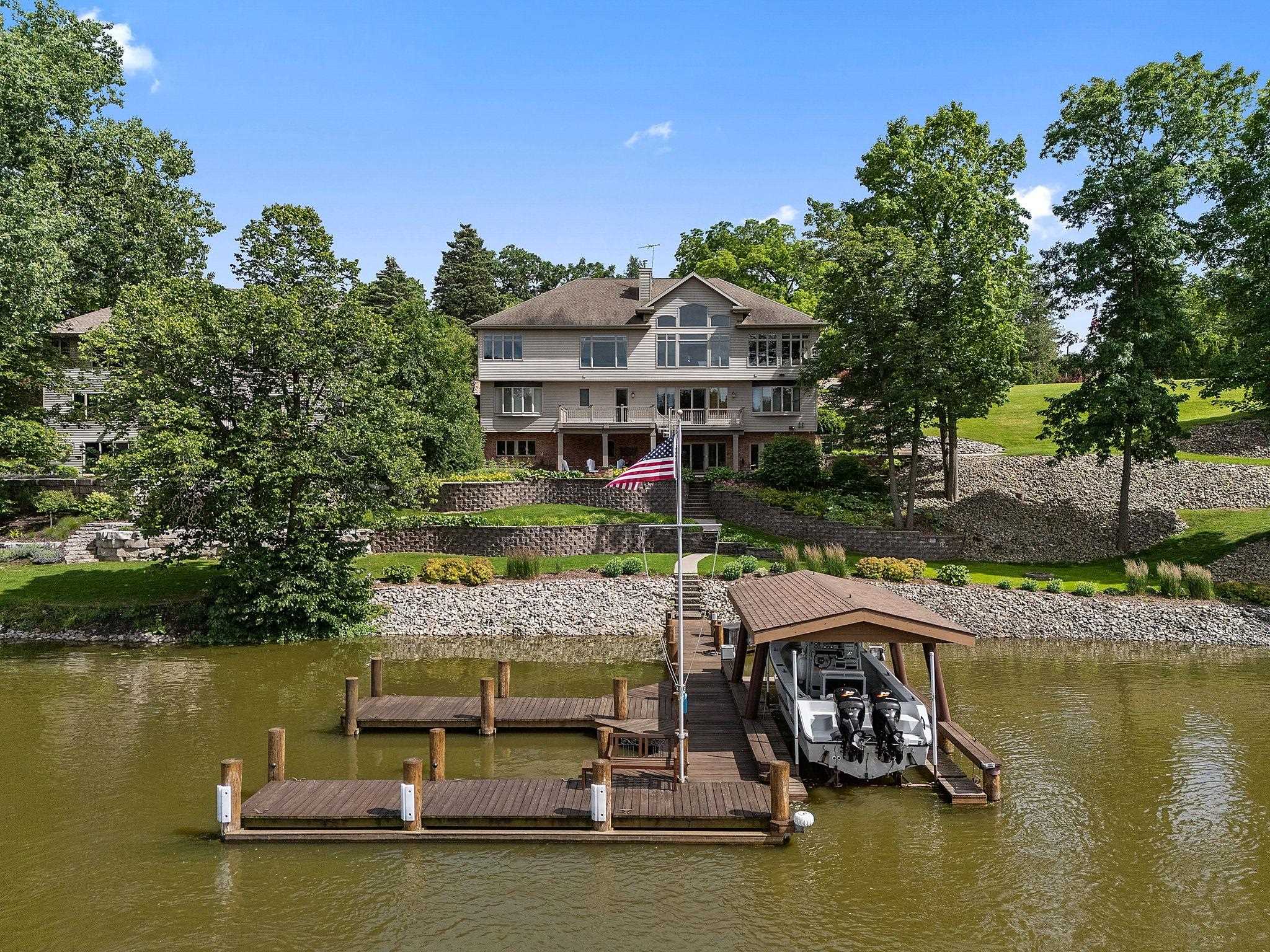 94 Hidden Acres Appleton, WI Listed by Alex Mabry Berkshire Hathaway https://myre.io/0WQ5EwOFl7om