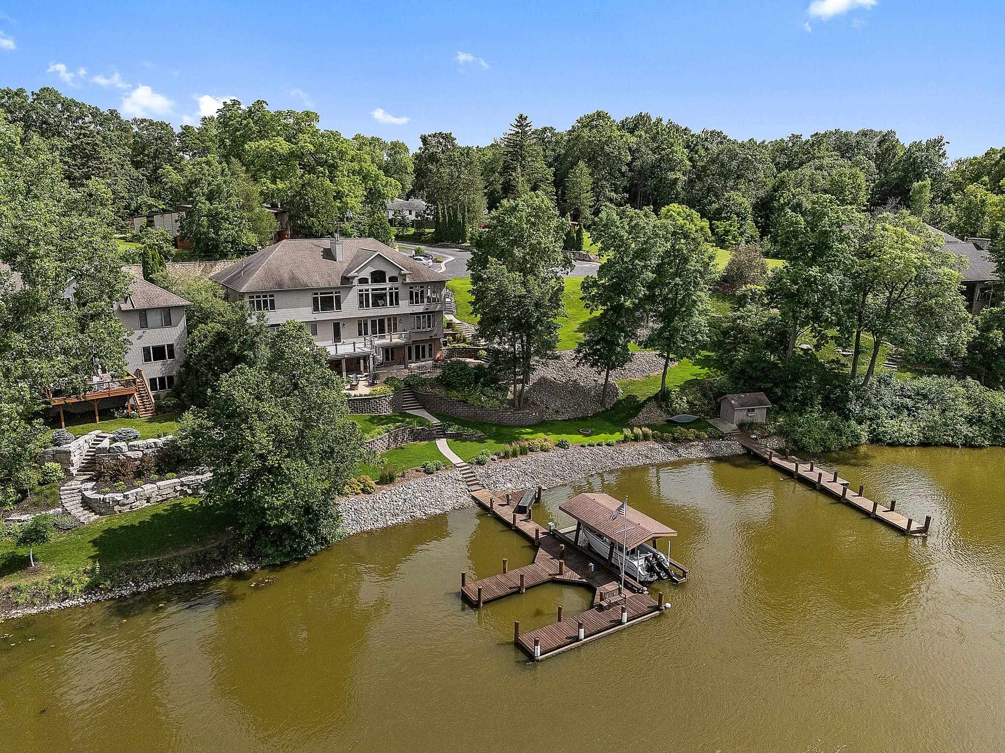 94 Hidden Acres Appleton, WI Listed by Alex Mabry Berkshire Hathaway https://myre.io/0WQ5EwOFl7om